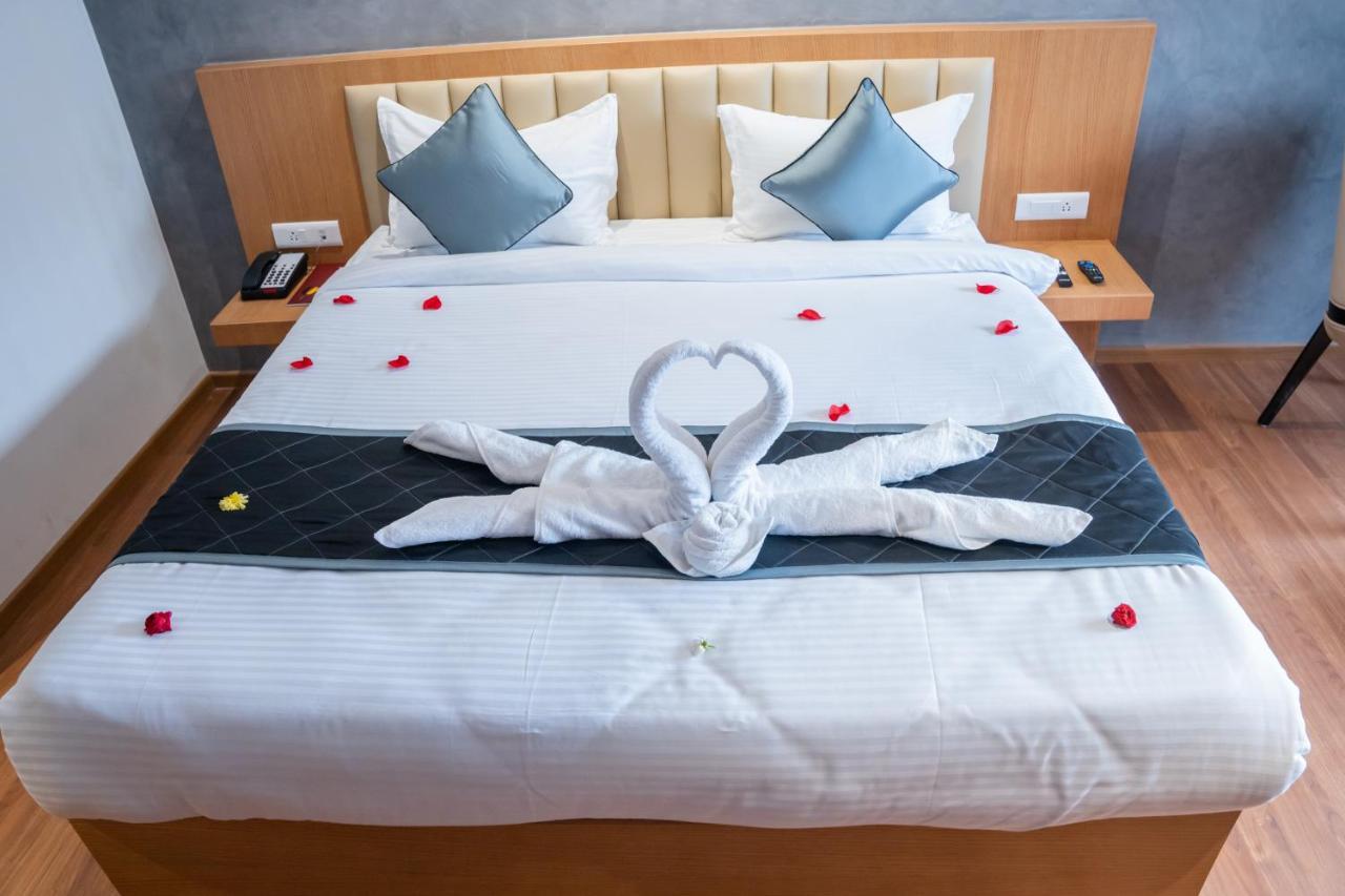 Hotel Tulips Grand 海得拉巴 外观 照片