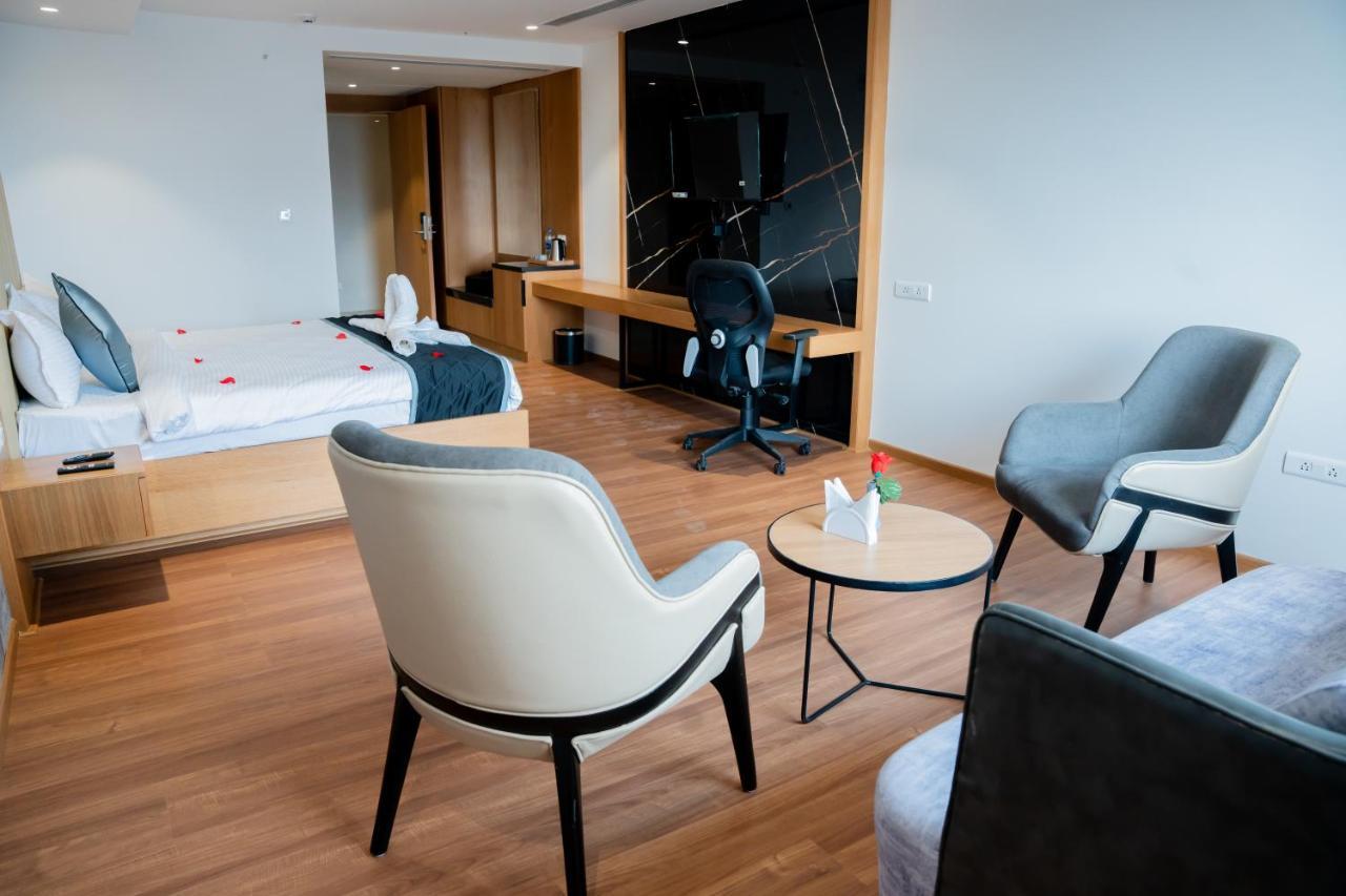 Hotel Tulips Grand 海得拉巴 外观 照片