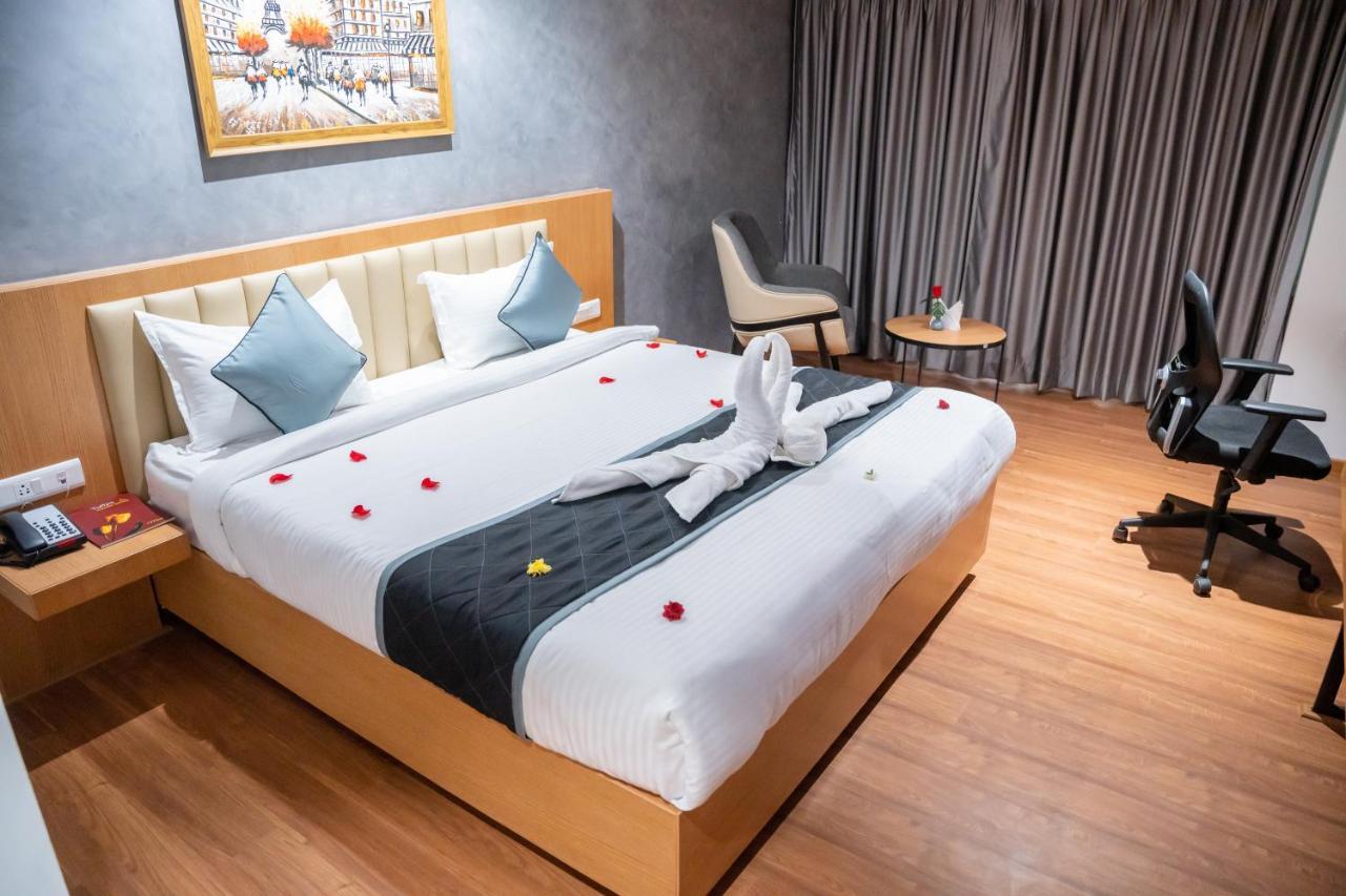 Hotel Tulips Grand 海得拉巴 外观 照片