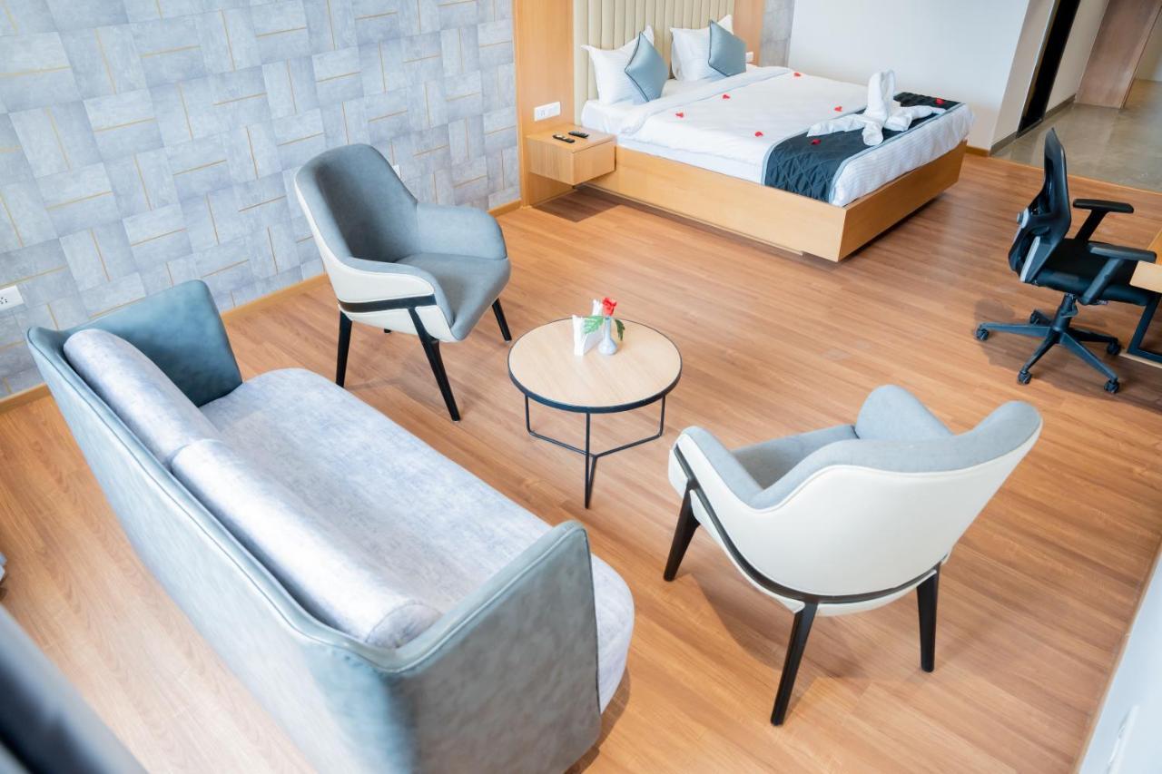 Hotel Tulips Grand 海得拉巴 外观 照片