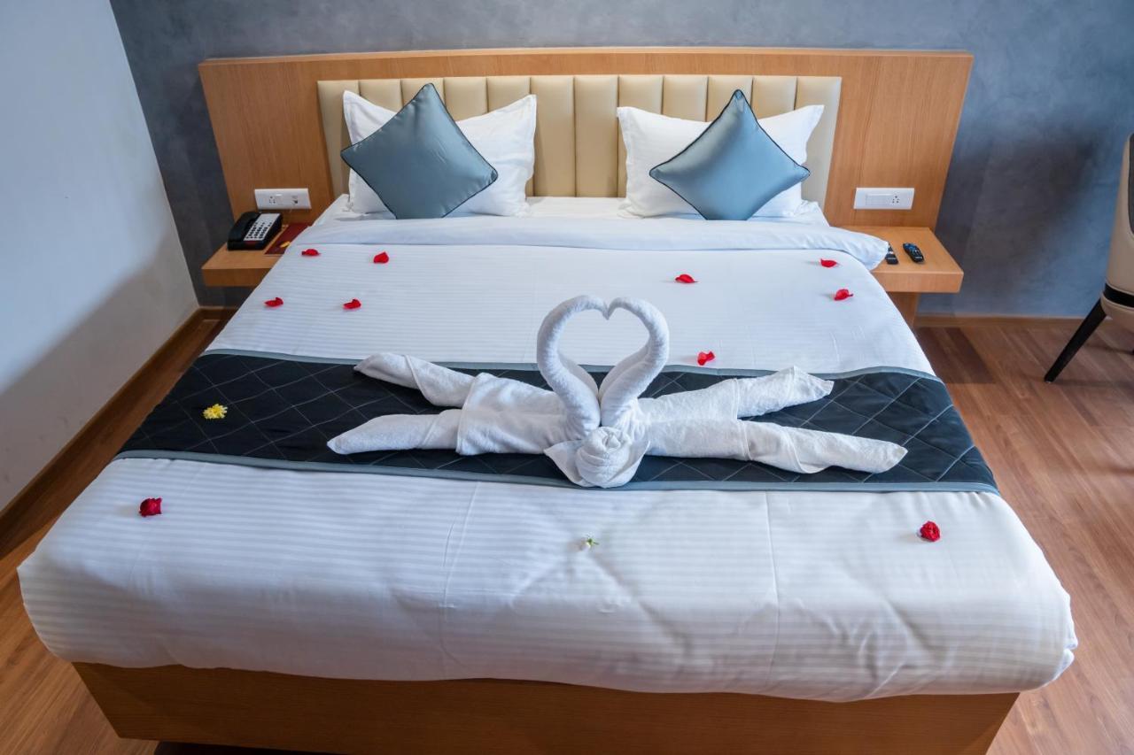 Hotel Tulips Grand 海得拉巴 外观 照片