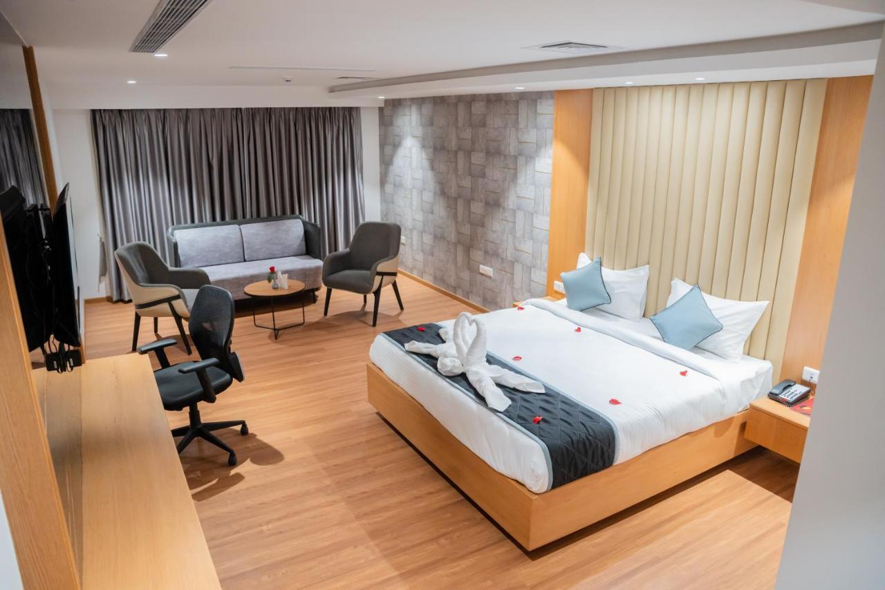 Hotel Tulips Grand 海得拉巴 外观 照片